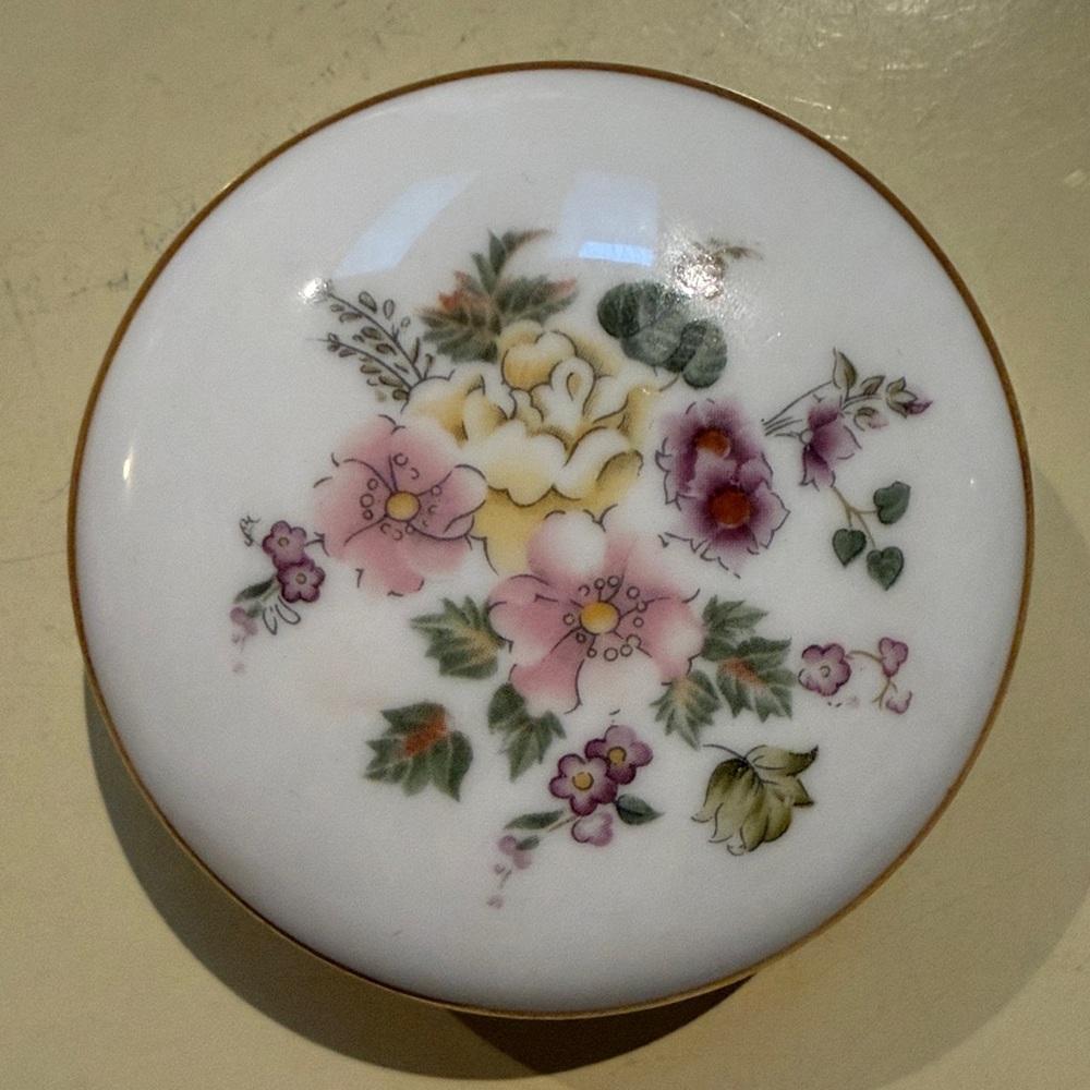 Wedgwood “Mirabelle” 2 1/2” Round Floral Trinket Box Bone China Made in England